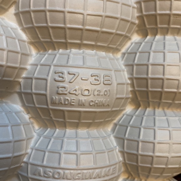 Grey Plush bubble slides - Picture 4 of 5